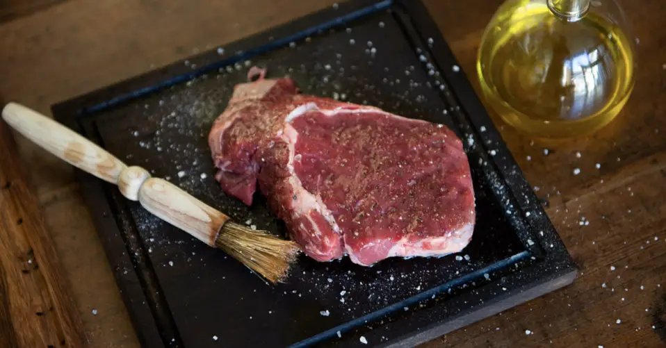 Drizzled-steak-with-olive-oil